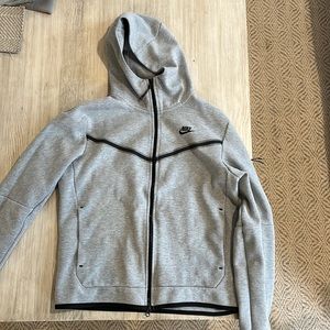 Gray Nike tech hoodie. Men’s medium